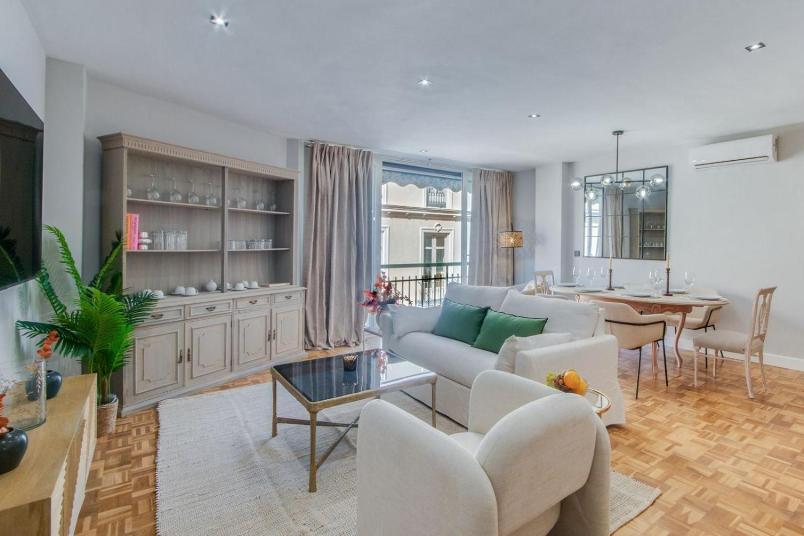 מאלגה Cervantes Luxury Apartment מראה חיצוני תמונה